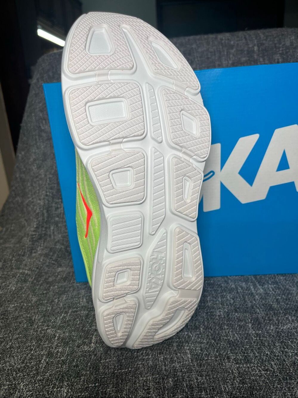 Hoka One One Bondi 9 Neon Yellow Lime Green Running Shoes Men's Size 11 New - Picture 5 of 7